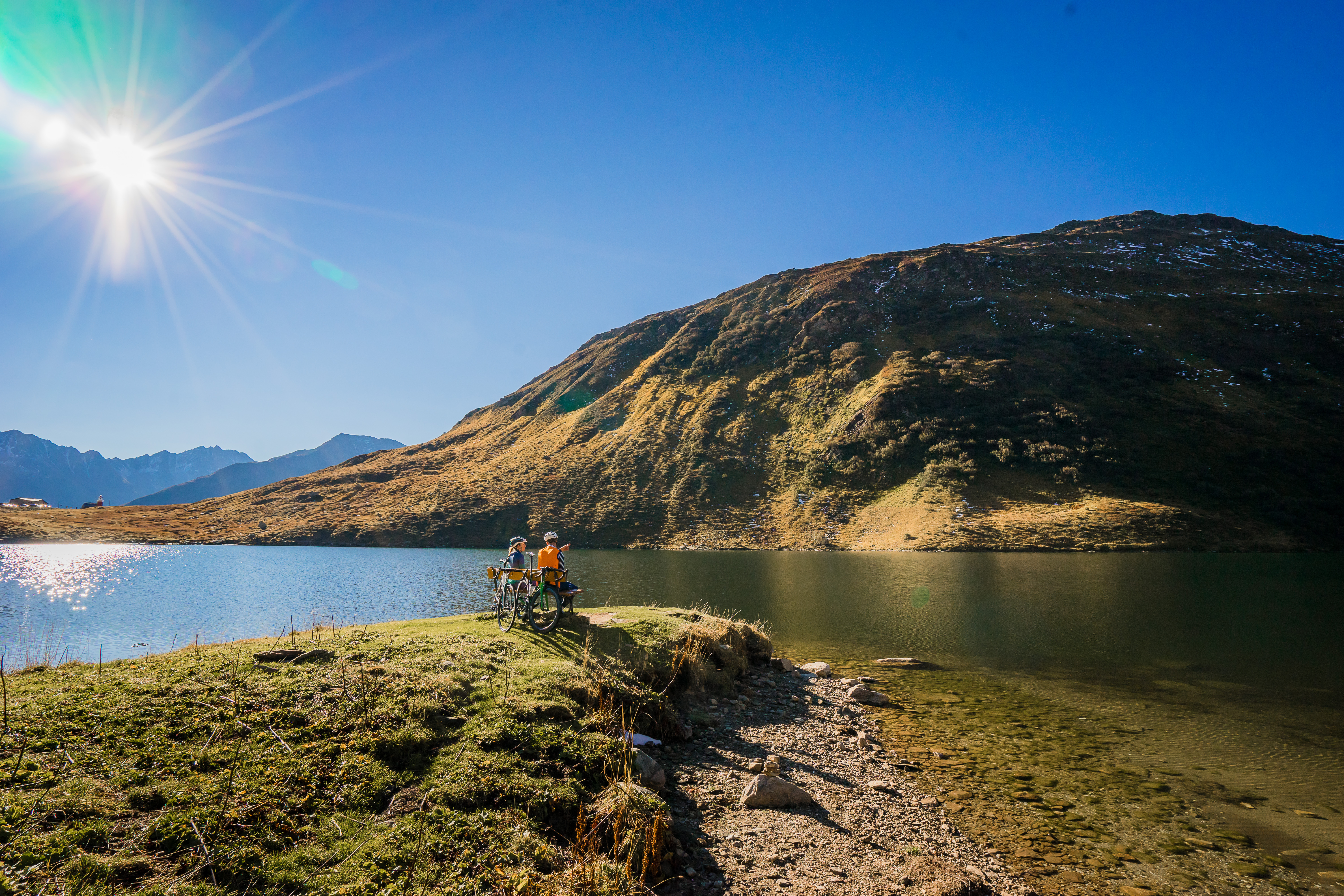 Oberalpsee mit dem Rennvelo