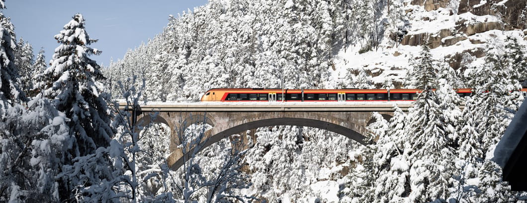 Treno Gottardo SOB Andermatt Swiss Alps Foto Valentin Luthiger Treno Gottardo SOB Andermatt Swiss Alps Foto Valentin Luthiger