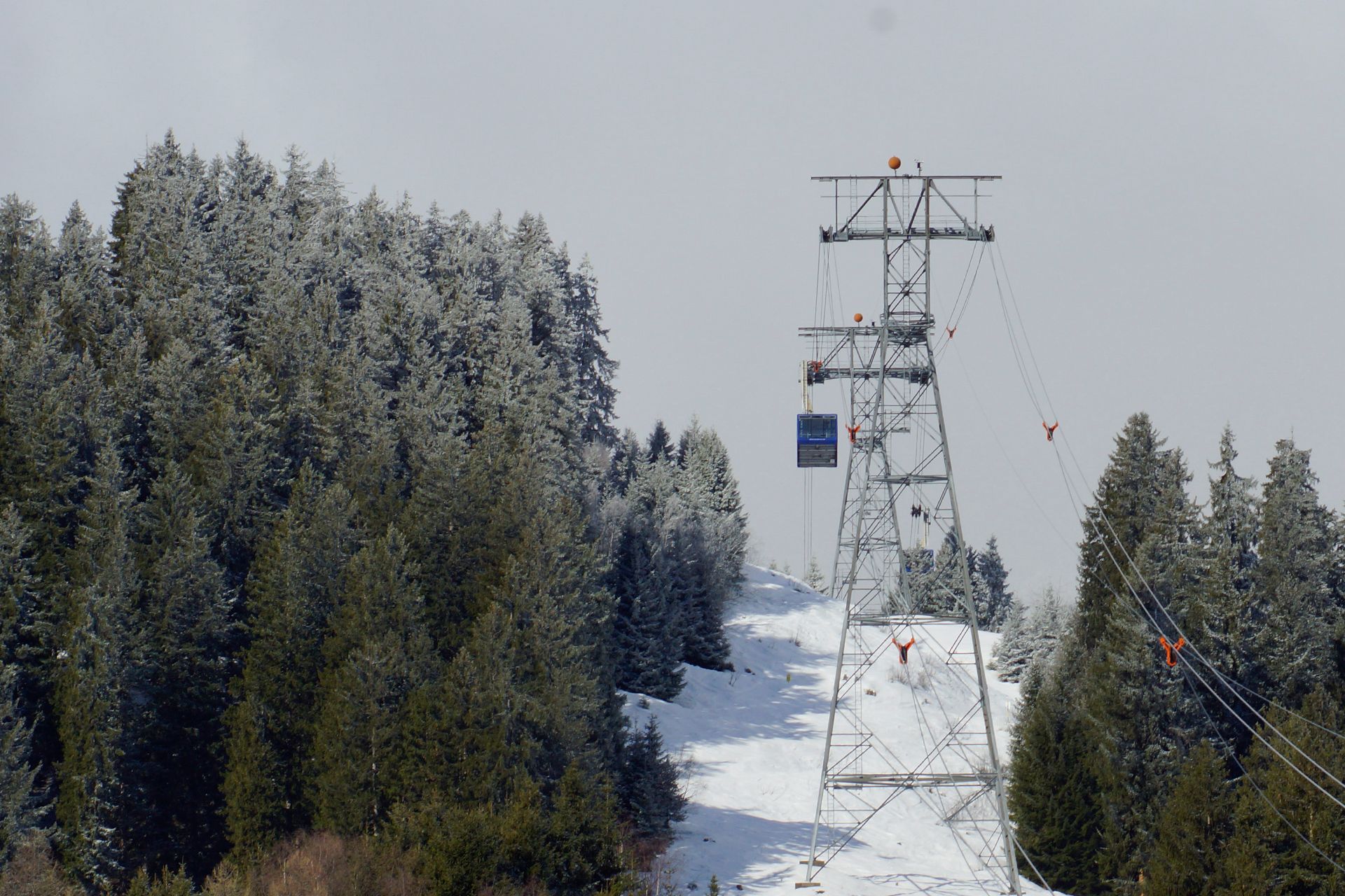 D_Bergbahn_Caischavedra_Winter