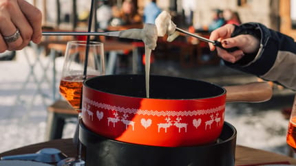 Fondue draussen vor der Rüti Hütte
