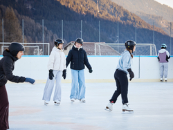 mys-Pista di pattinaggio di Disentis-Eisfeld