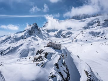 mys-Albert-Heim Hut CAS-Albert-Heim-Hütte im Winter Albert-Heim Hut CAS