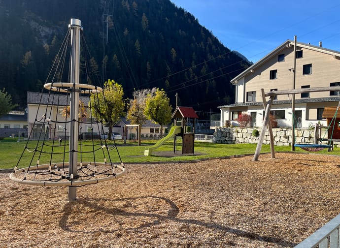 mys-Parco giochi nel villaggio-AUT GmbH