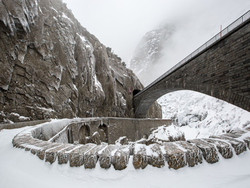 mys-Gorges de Schöllenen-Teufelsbrücke im Winter