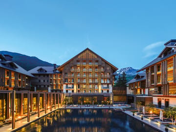 mys-The Chedi Andermatt (Hotel)-The Chedi Andermatt (Hotel) - CAM-Dining-The Courtyard-Night_Ret.jpg The Chedi Andermatt