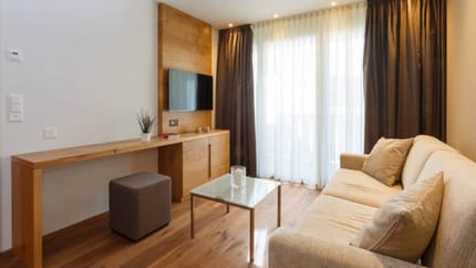mys-Crown Apartments-Wohnbereich