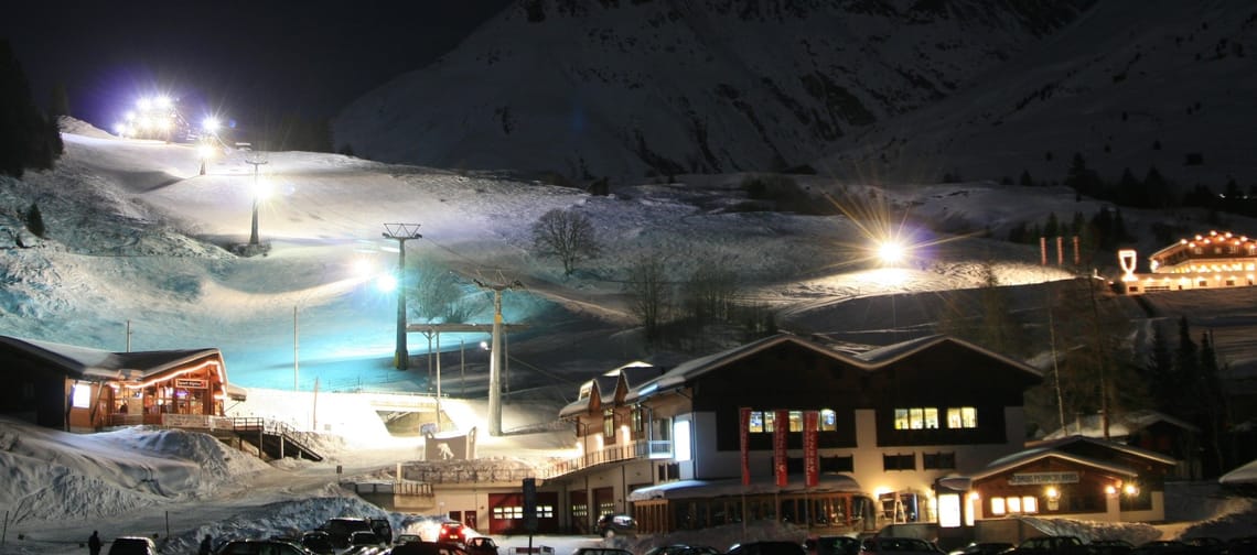 mys-Free access with annual pass Snownight Sedrun -Snownight