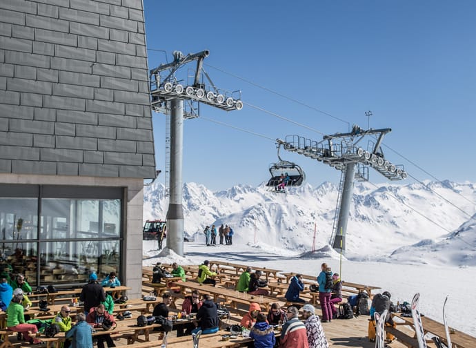 mys-Panoramarestaurant Schneehüenerstock-Schneehüenerstock - 190329_MountainFood_SchneehuehnerStock_by_bildsektor_4697_WEB.jpg
