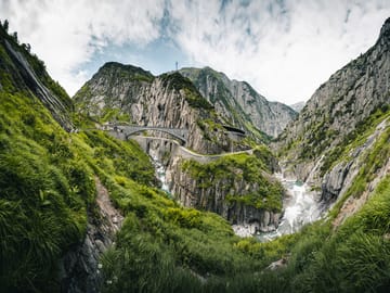 mys-Schöllenenschlucht-Schöllenenschlucht mit Teufelsbrücke Schöllenenschlucht