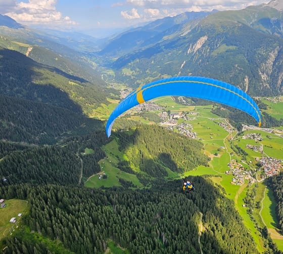 Gleitschirmfliegen mit Muntognas in Disentis