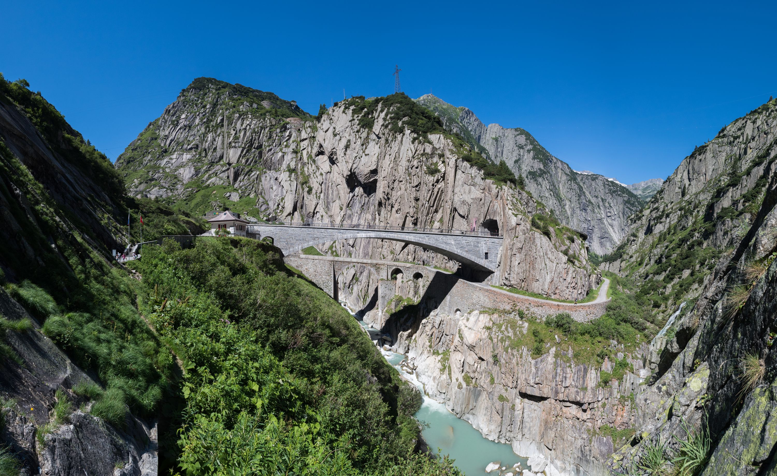 Andermatt-Göschenen durch die Schöllenen