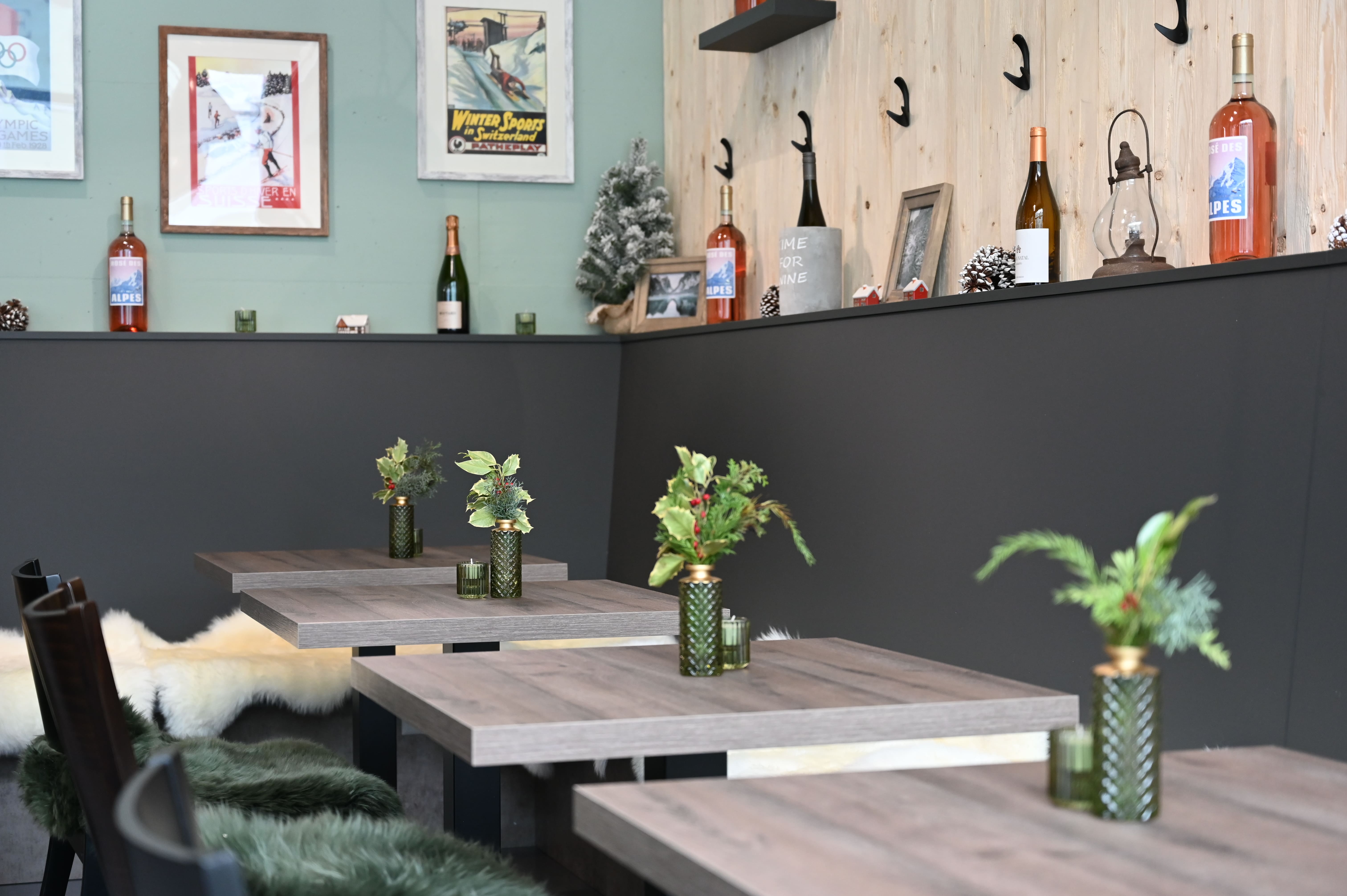 mys-La Bonne Cave-Innenansicht