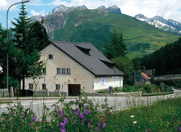 Aussenansicht Jugendherberge Hospental