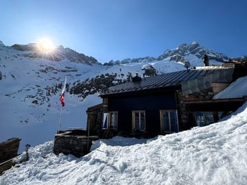 mys-Voralp Hut CAS-Voralphütte im Winter Voralp Hut CAS