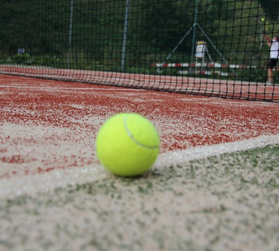 Tennisplätze Andermatt, Aussenplatz