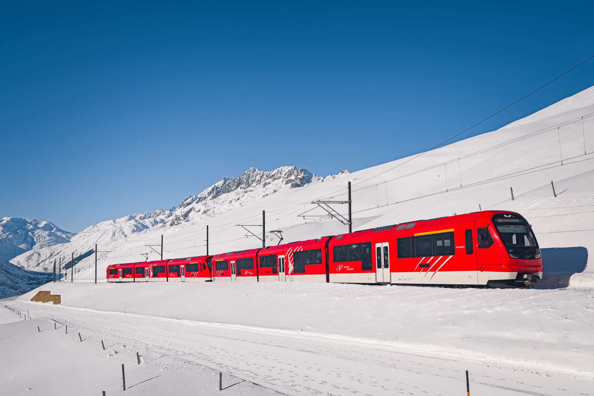 MGBahn im Winter Richtung Oberalppass