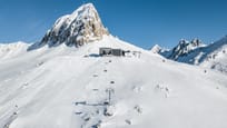 Das Skigebiet Andermatt+Sedrun+Disentis ist das grösste und modernste Skigebiet der Zentralschweiz und ist dank dem vielfältigen Angebot, der Schneesicherheit und den zahlreichen Sonnenterrassen eine der attraktivsten Destination der Schweiz.