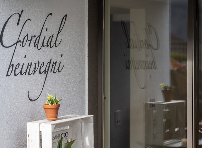Eingang Hotel Pazzola