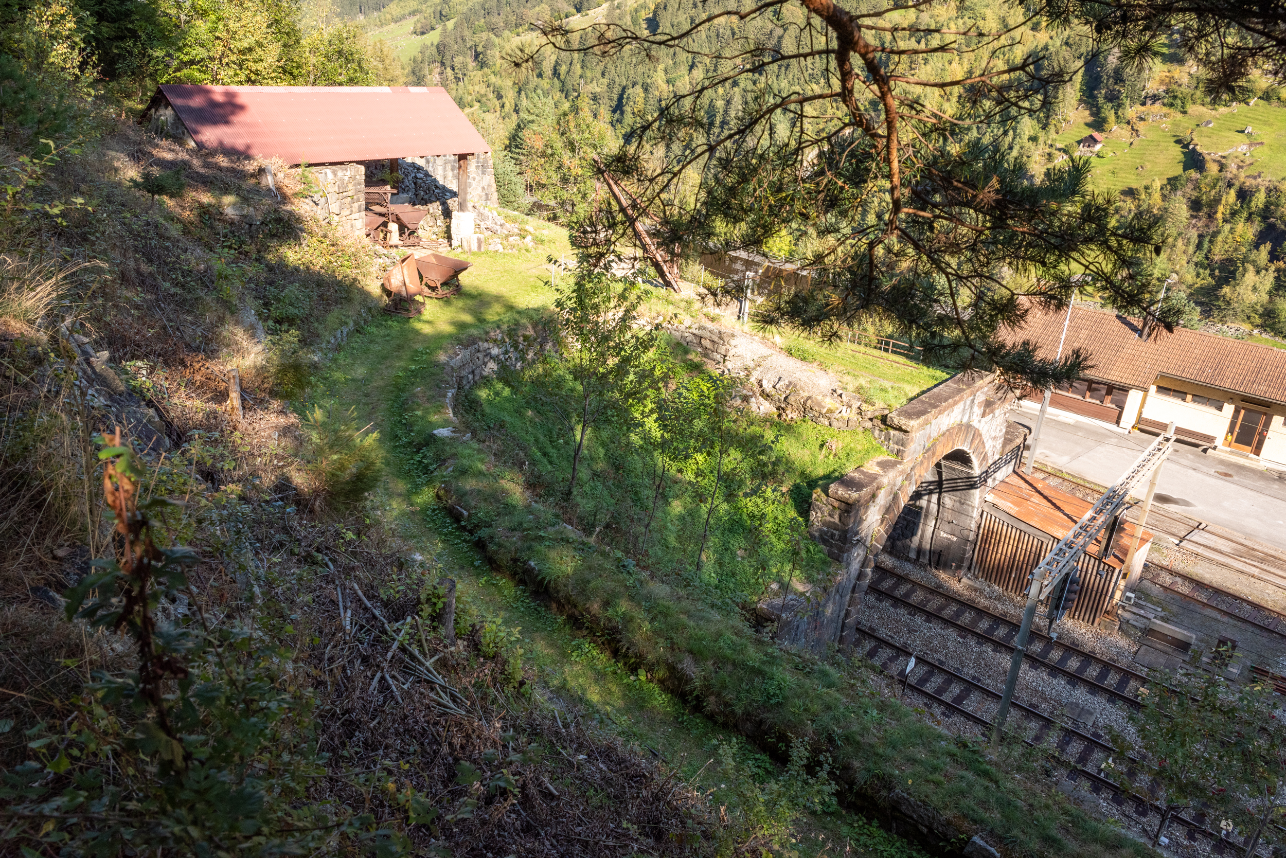mys- Musée en plein air Carrière Antonini-Steinbruch von oben
