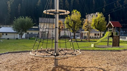 mys-Parco giochi nel villaggio-AUT GmbH