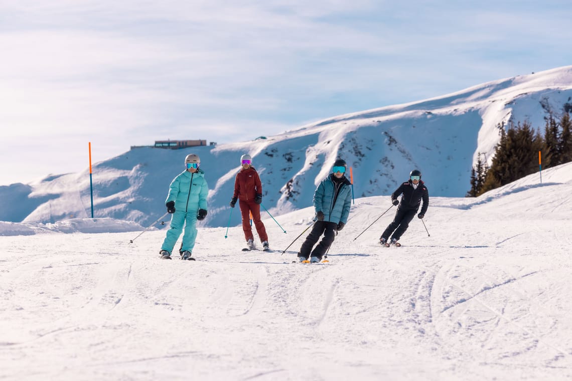 Familie Skifahren Disentis Winter