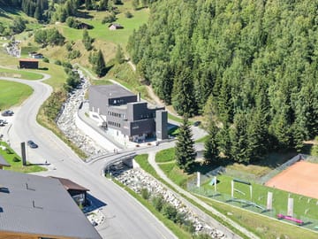 mys-Biglietteria della stazione a valle della funivia Dientis-Talstation Disentis Biglietteria della stazione a valle della funivia Dientis