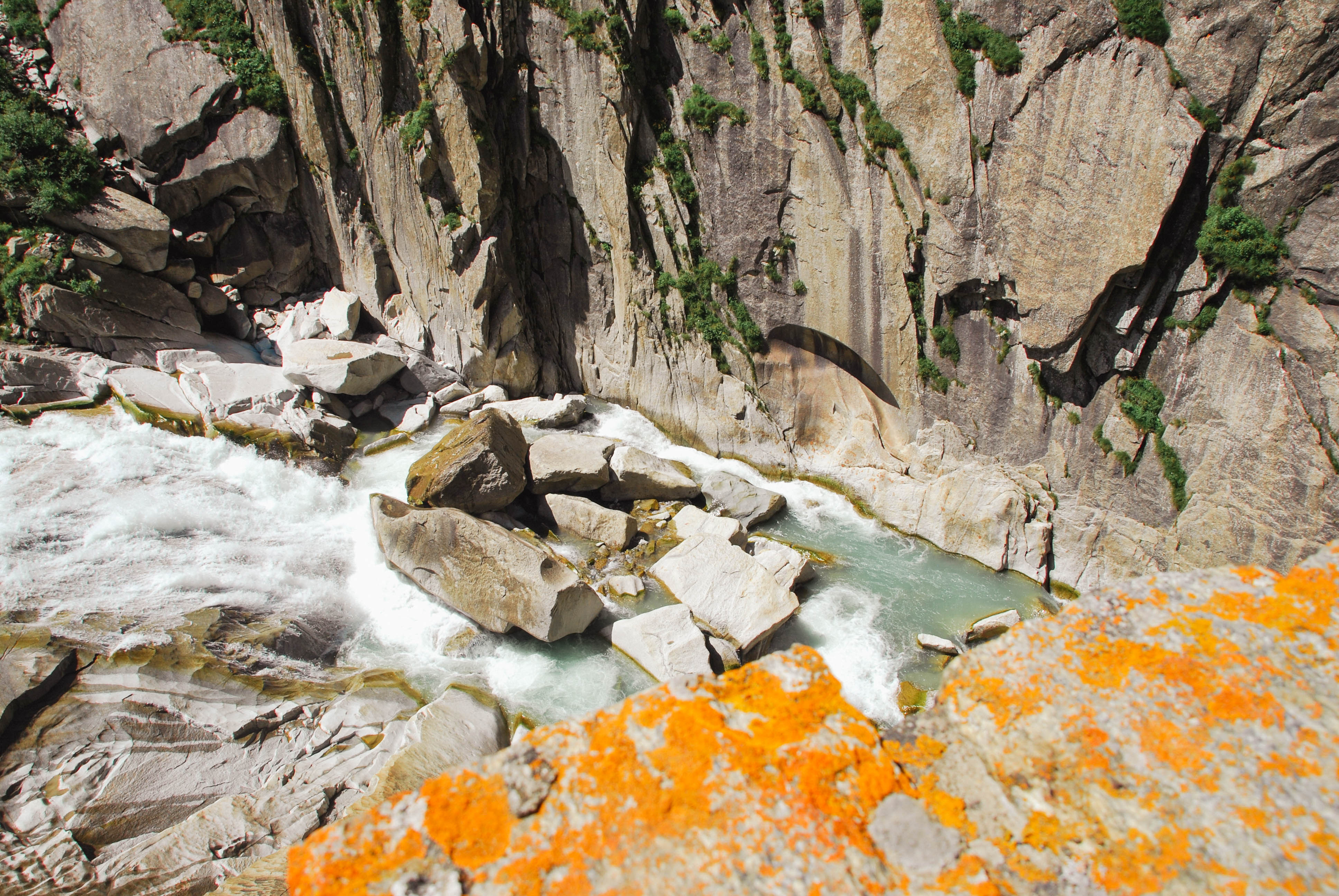 Schöllenenschlucht mit Fluss