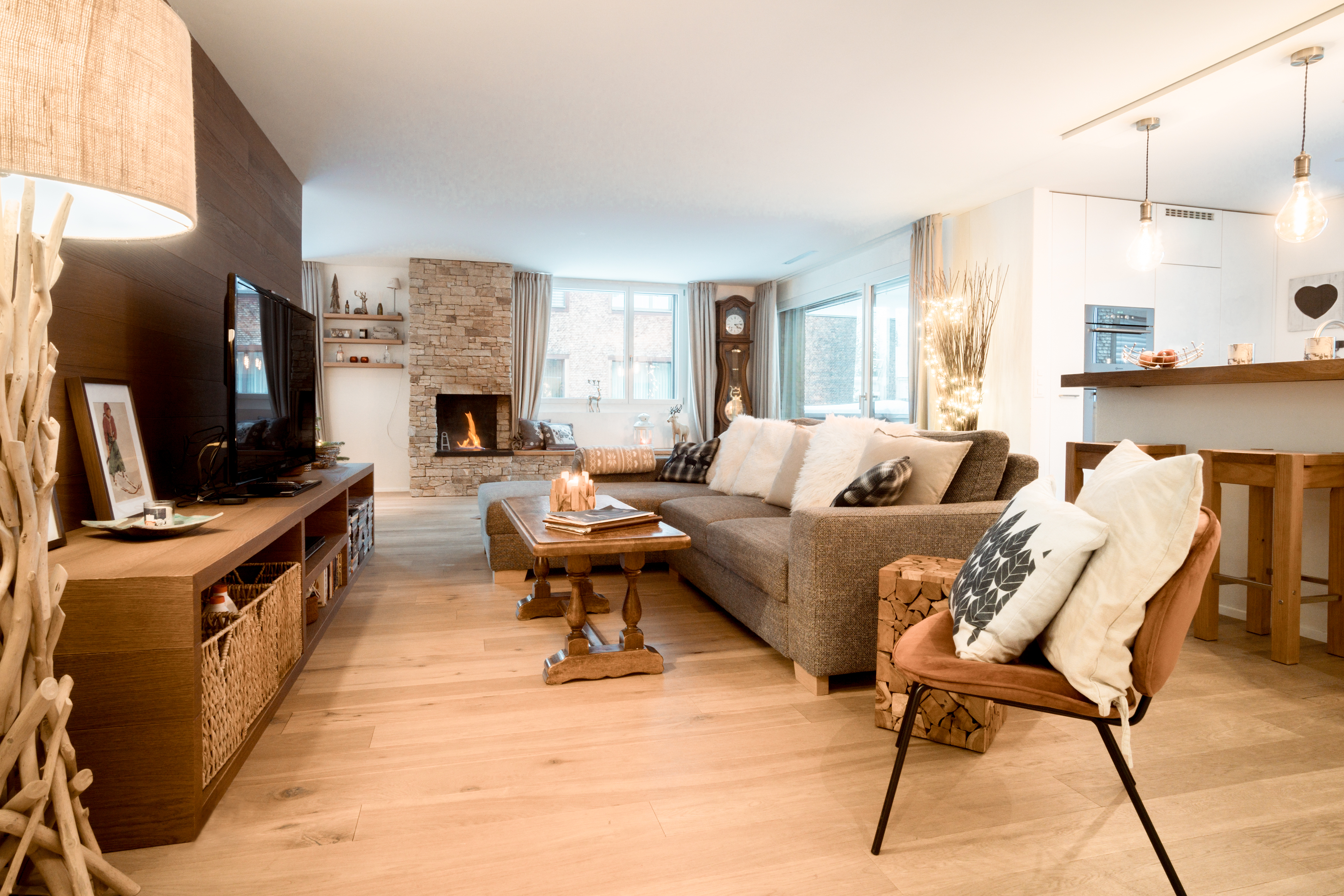 mys-Alpine Chic Apartment-Wohnzimmer