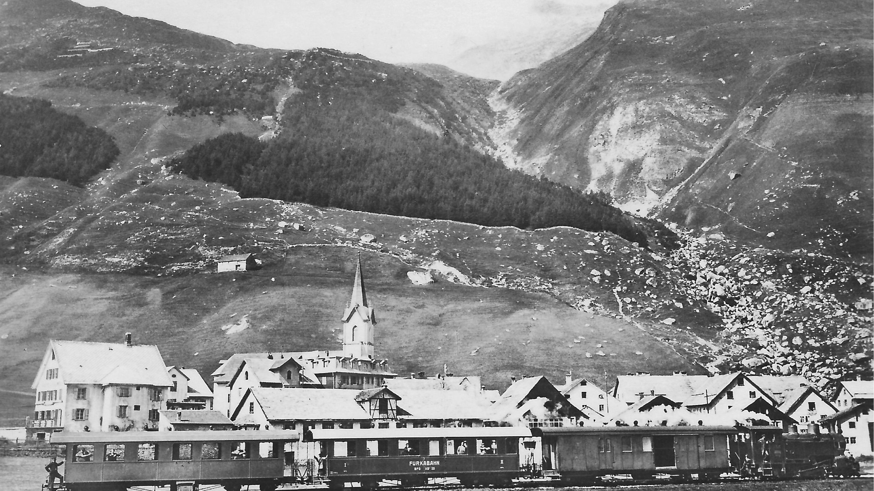 mys-Train touristique San Gottardo et train à vapeur Furka au départ d'Oberwald-Realp 