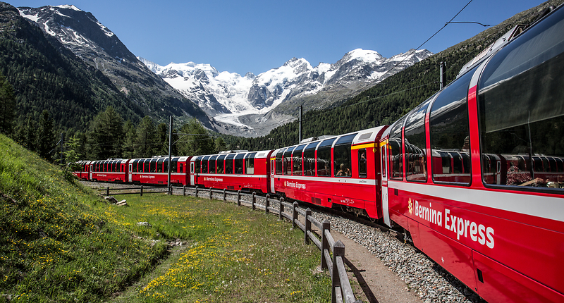 数々の賞を受賞 Bernina Express - Rhaetian Railway RhB 鉄道模型