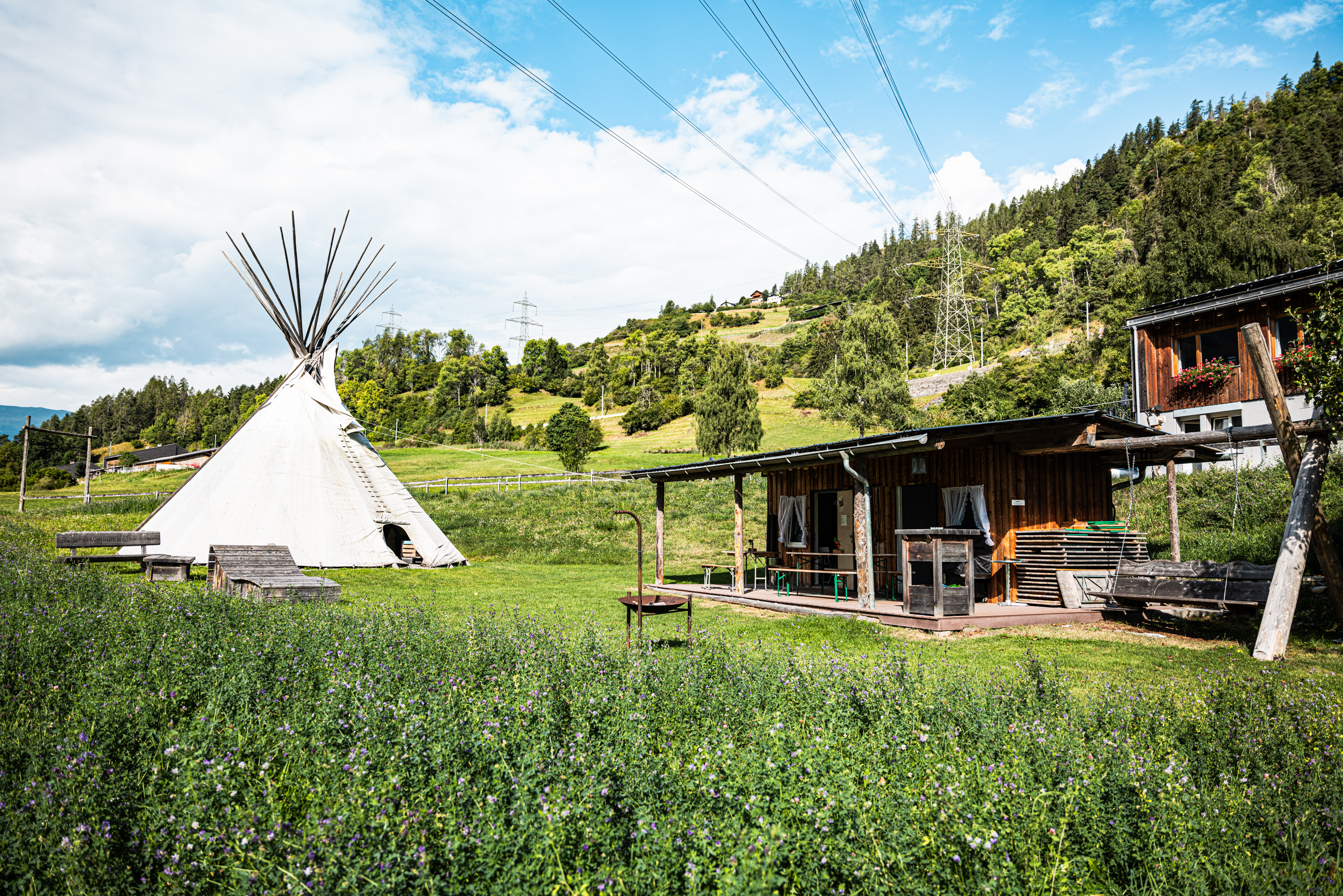 Ranch Farsox Aussenansicht Tipi