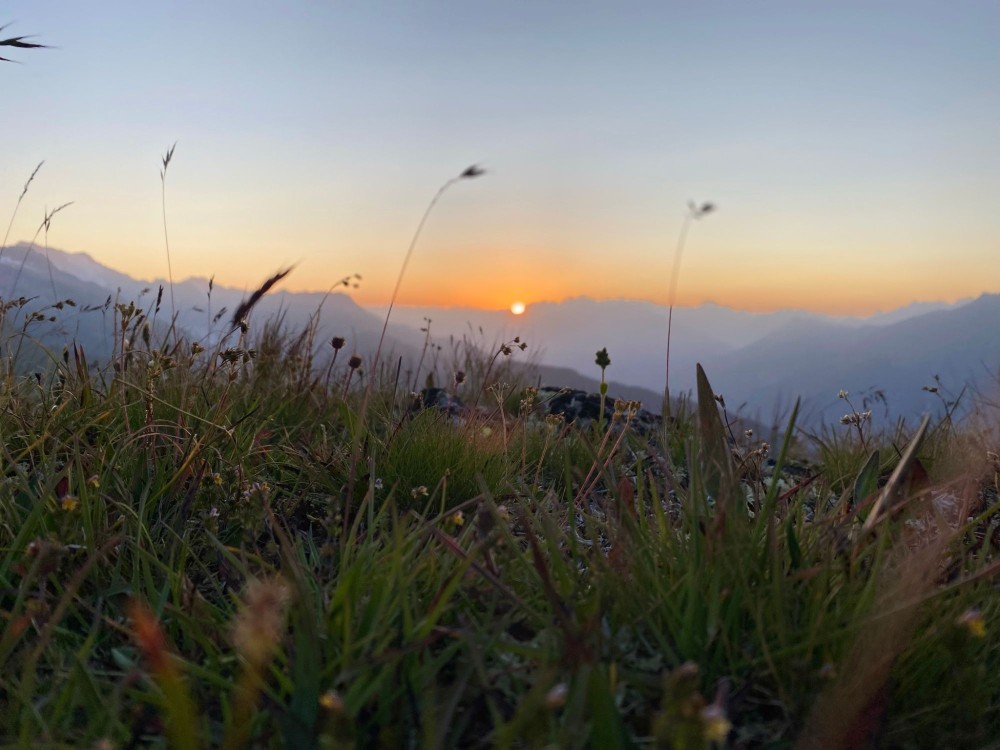 mys-Mit all unseren Sinnen dem Sonnenaufgang entgegen - Belalp-Sonnenaufgang