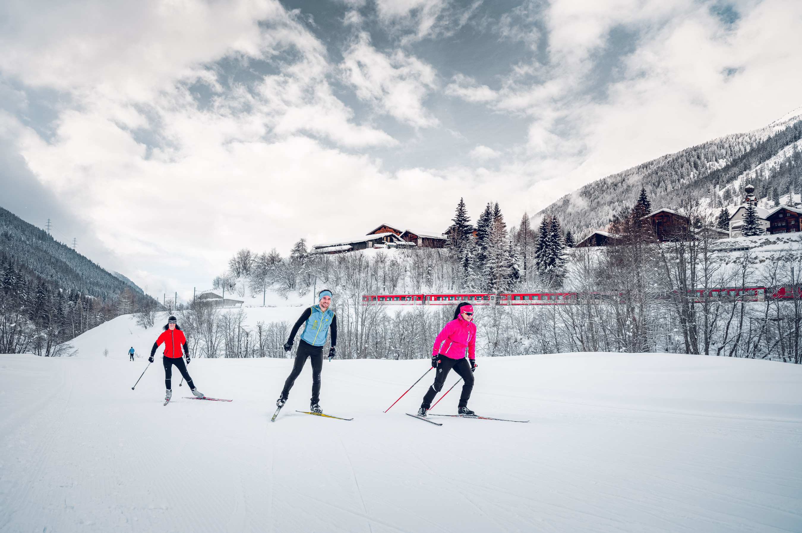 Langlaufen im Goms im Winter, Wallis, Schweiz