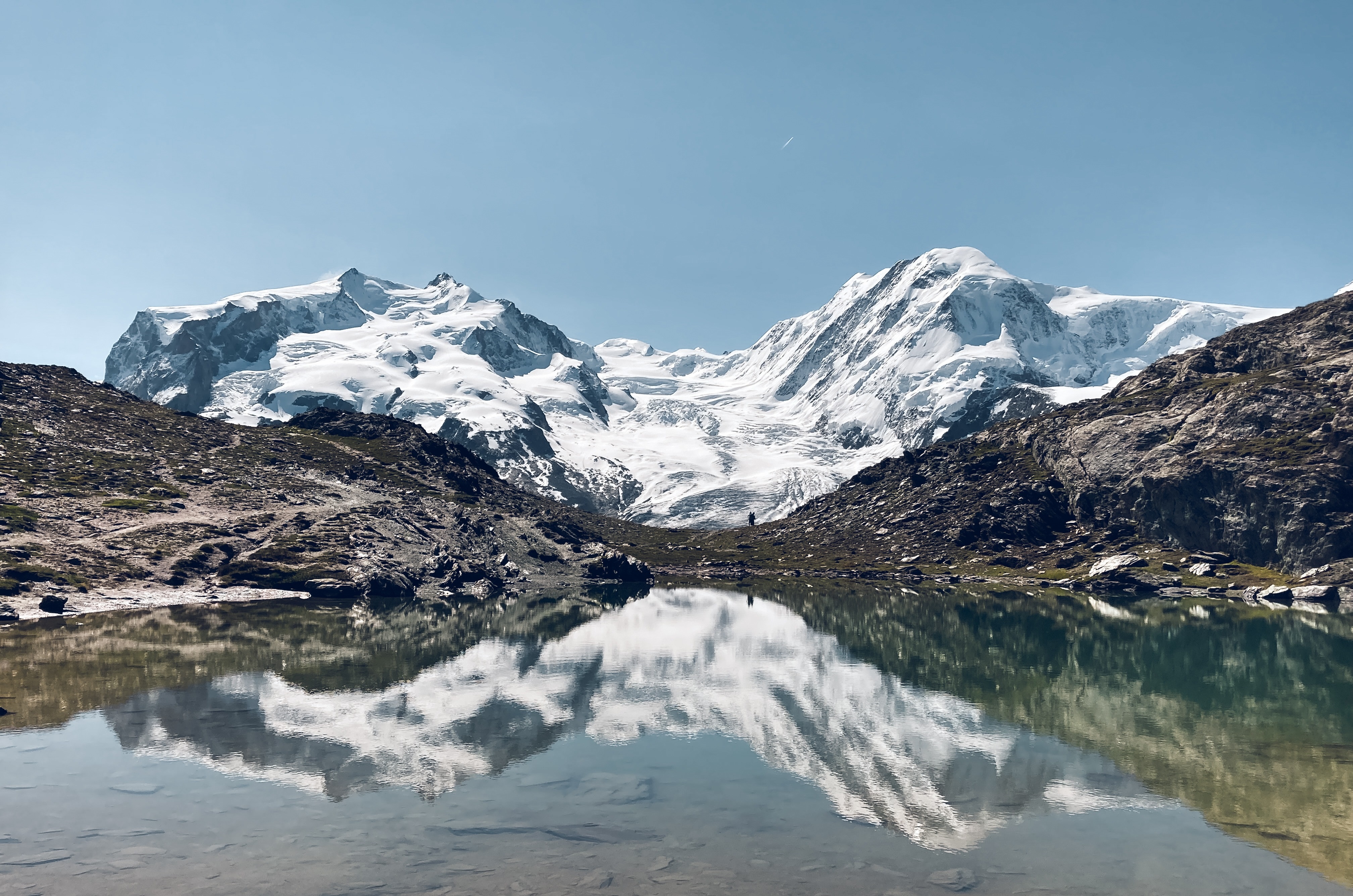 Riffelsee avec la Dufourspitze, le Breithorn et le glacier, Zermatt, Suisse