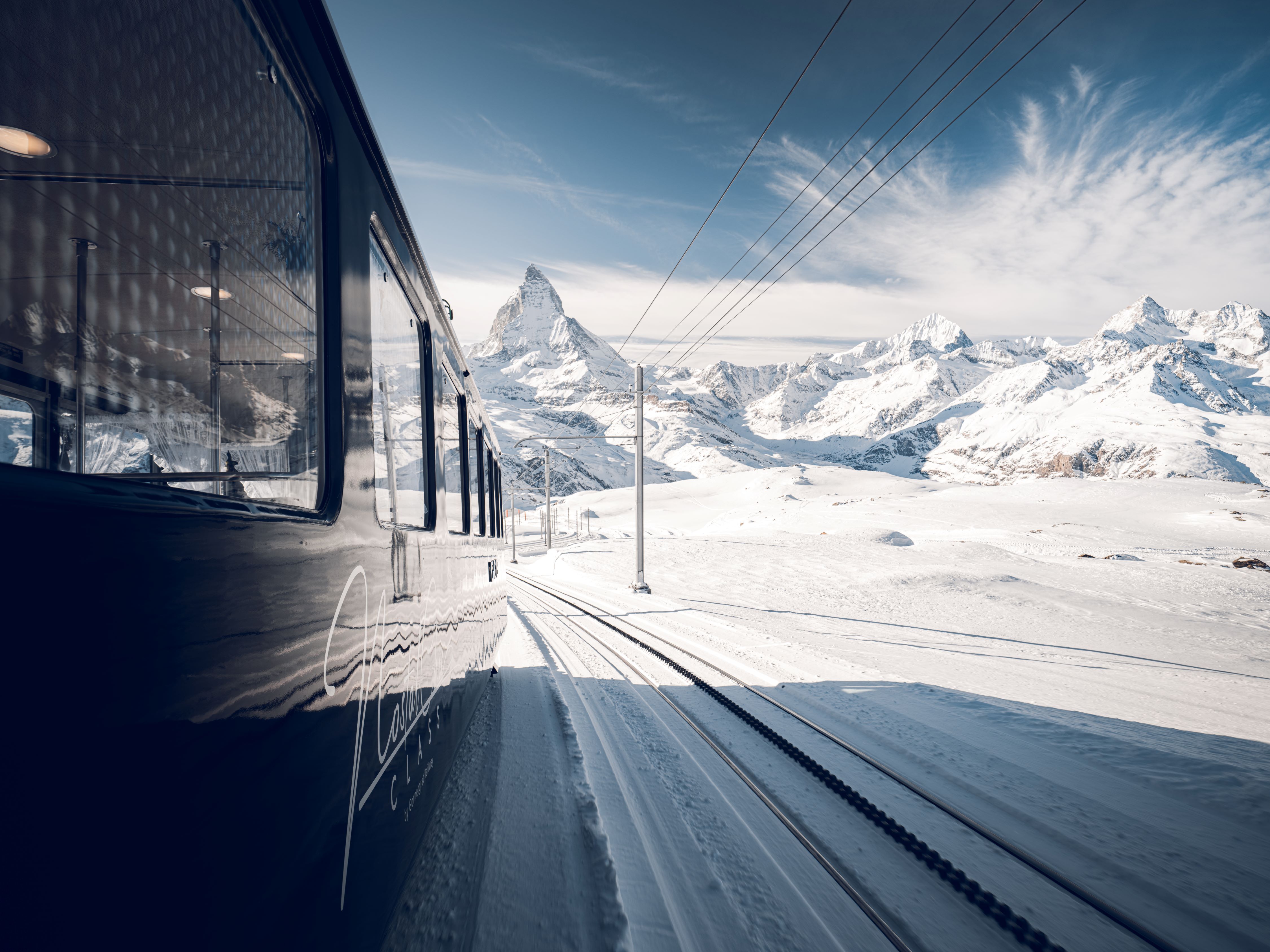 NostalChic Class  von Aussen, Winter, Blick aufs Matterhorn