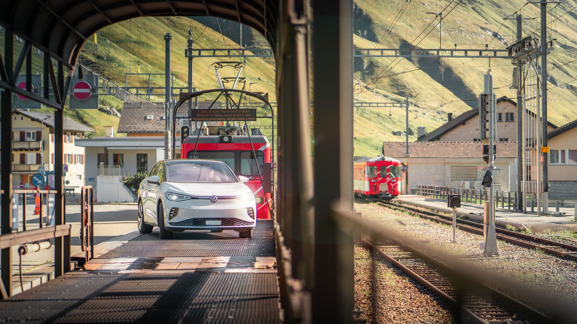 Autoverlad Furka in Realp im Frühling