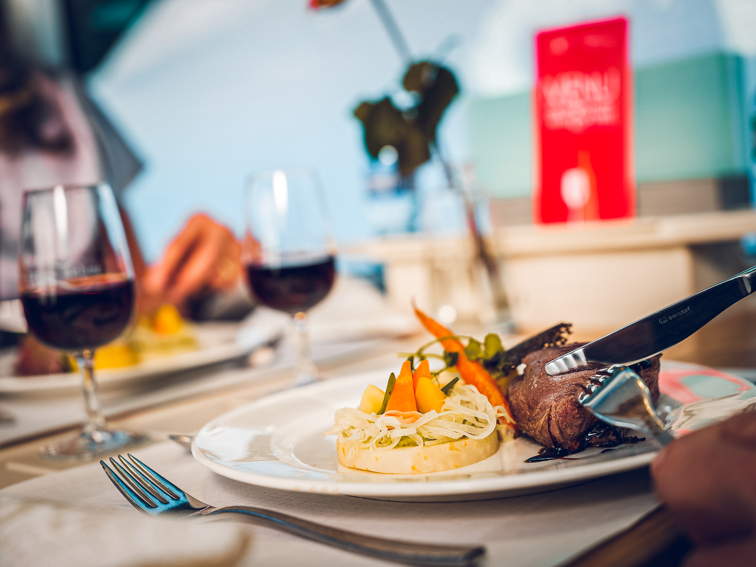 Gourmetfahrt Wine & Dine mit der Matterhorn Gotthard Bahn