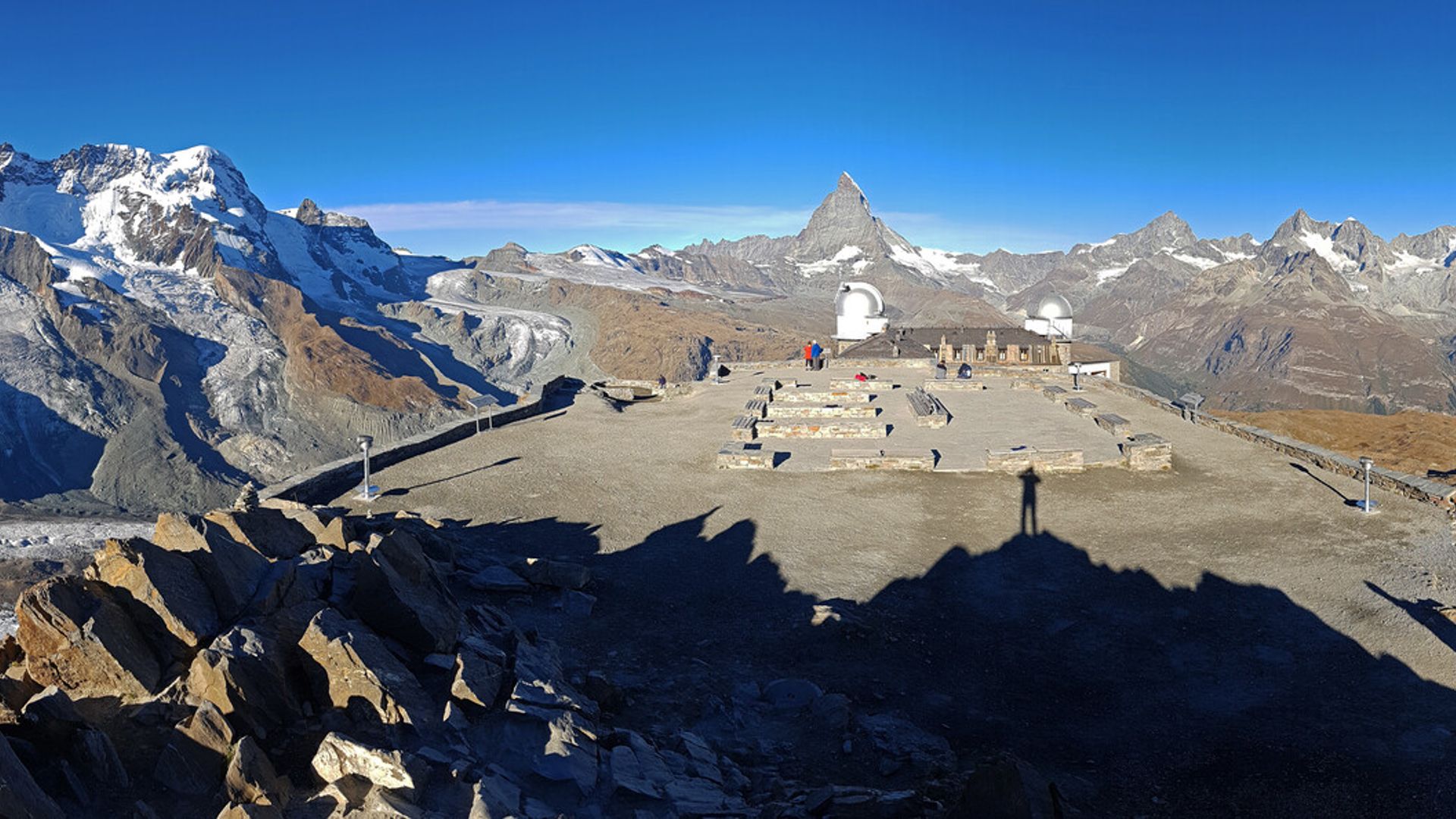 Plate-forme d'observation du Gornergrat : vue à 360 degrés de 29 sommets de quatre mille mètres, dont le Cervin