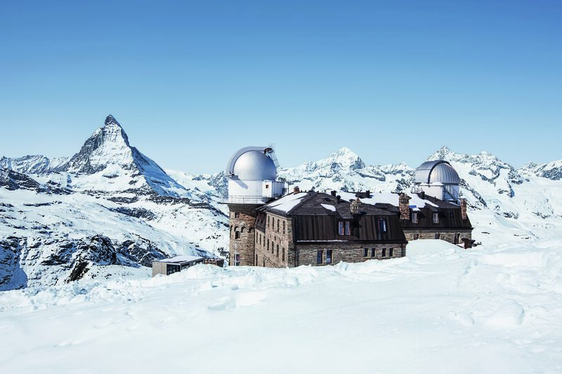 Kulmhotel in winter with a view of the Matterhorn