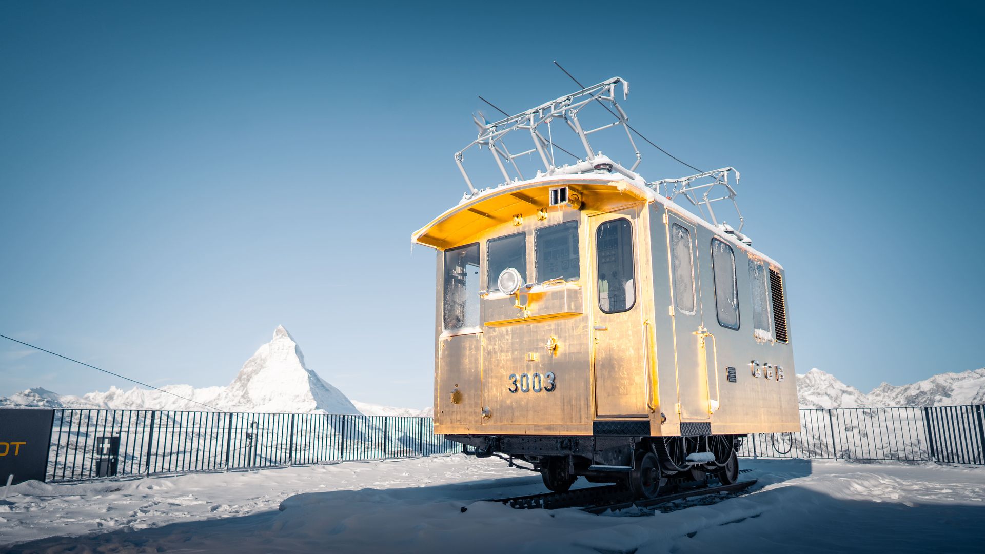 Golden Spot auf dem Gornergrat im Winter mit Blick aufs Matterhorn