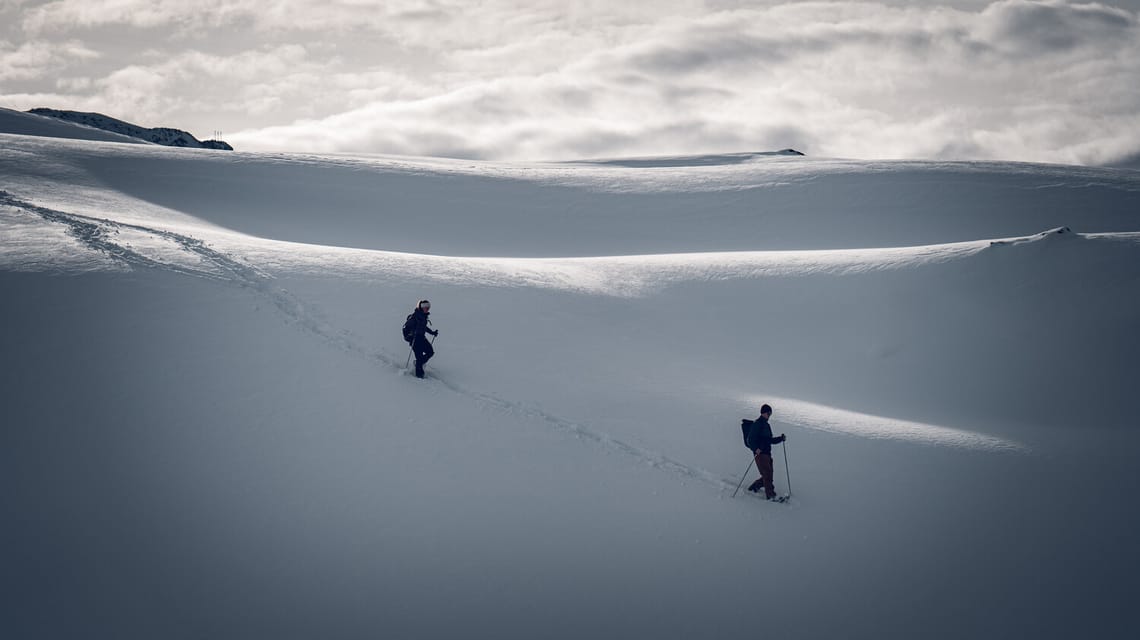 Schneeschuhwandern am auf dem Panorama Trail von Rotenboden nach Riffelberg