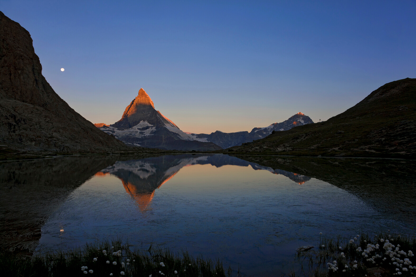 Sunrise at the Riffelsee lake 