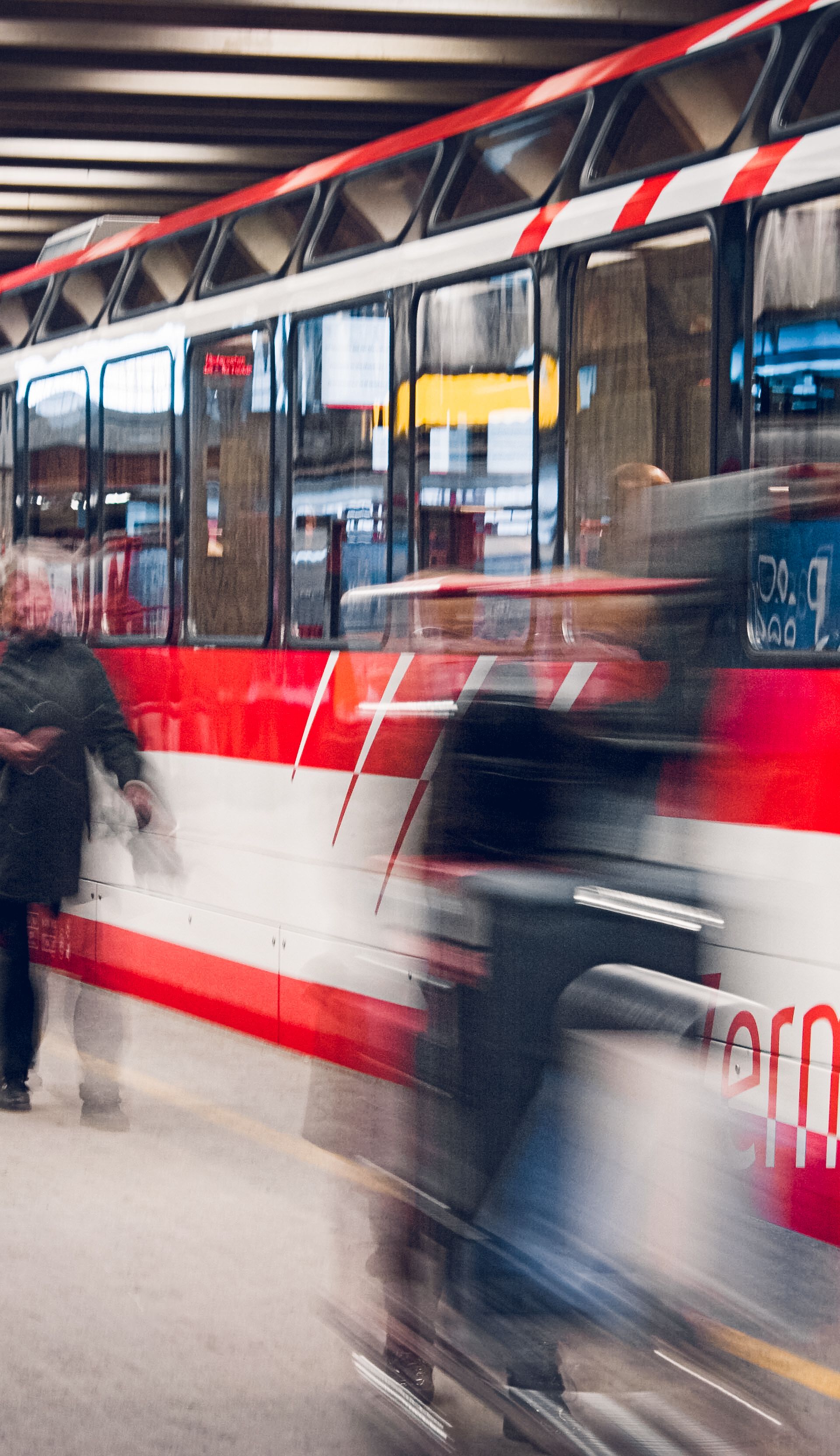 Zermatt Shuttle am Bahnhof Zermatt