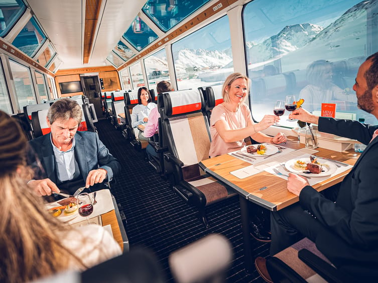 Gourmetfahrt Wine & Dine mit der Matterhorn Gotthard Bahn