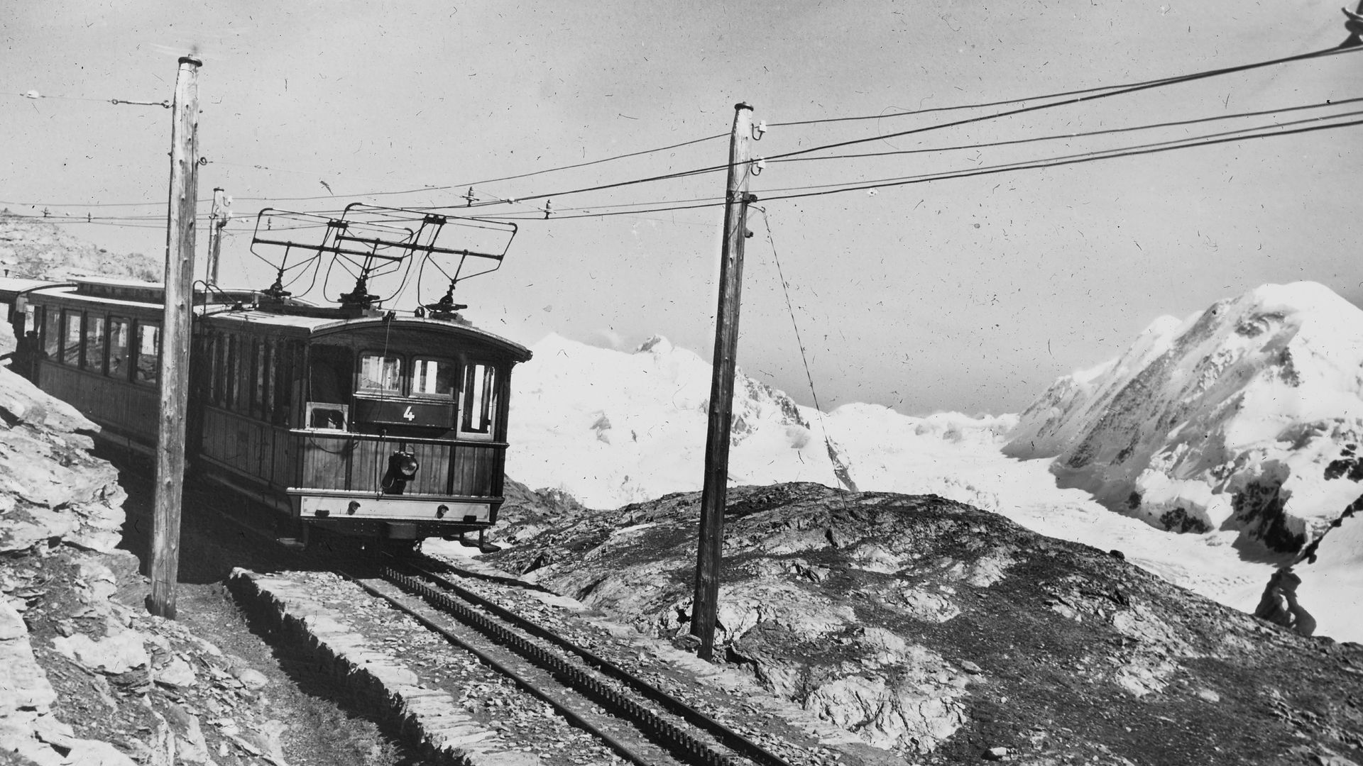 Gornergrat Bahn nostalgisch talwärts fahrend