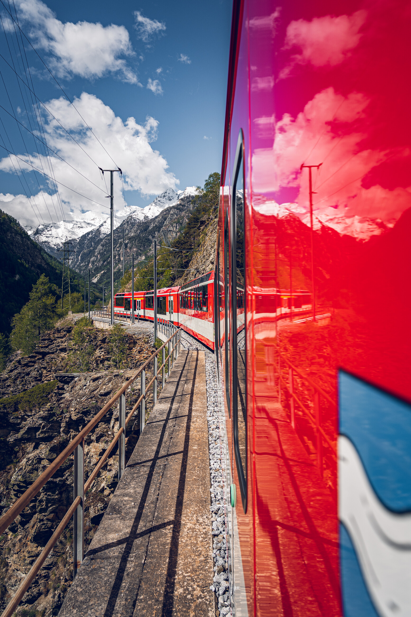 Matterhorn Gotthard Bahn en route pour Zermatt en été 