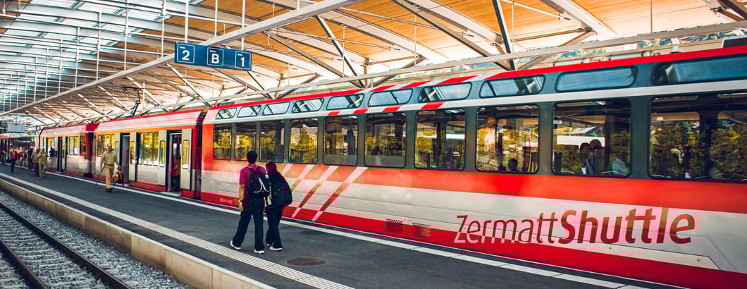 Gare du Matterhorn Terminal Täsch, lieu de départ du Zermatt Shuttle Gare du Matterhorn Terminal Täsch, lieu de départ du Zermatt Shuttle