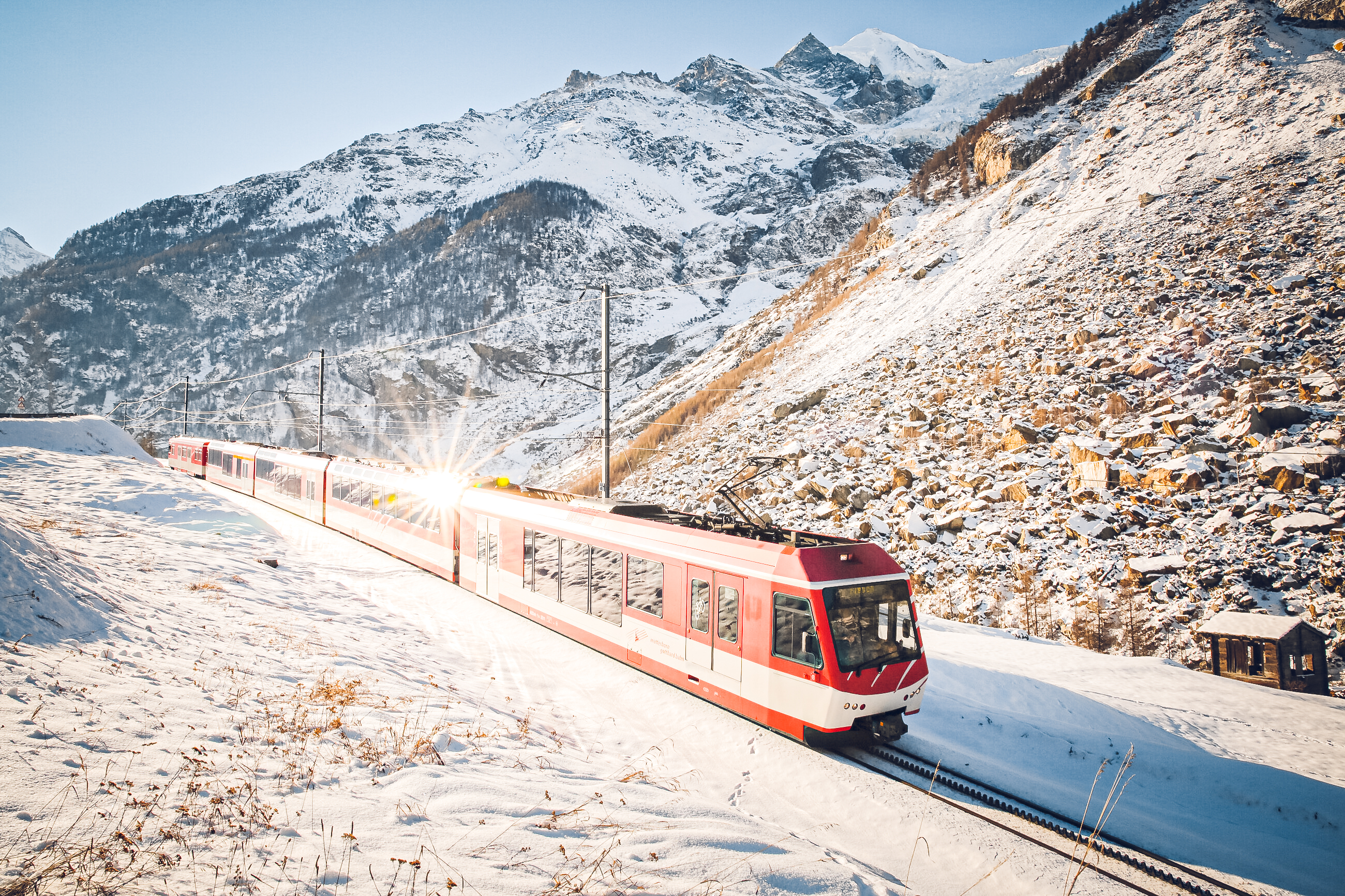 Matterhorn Gotthard Bahn près de l'éboulement de Randa en hiver