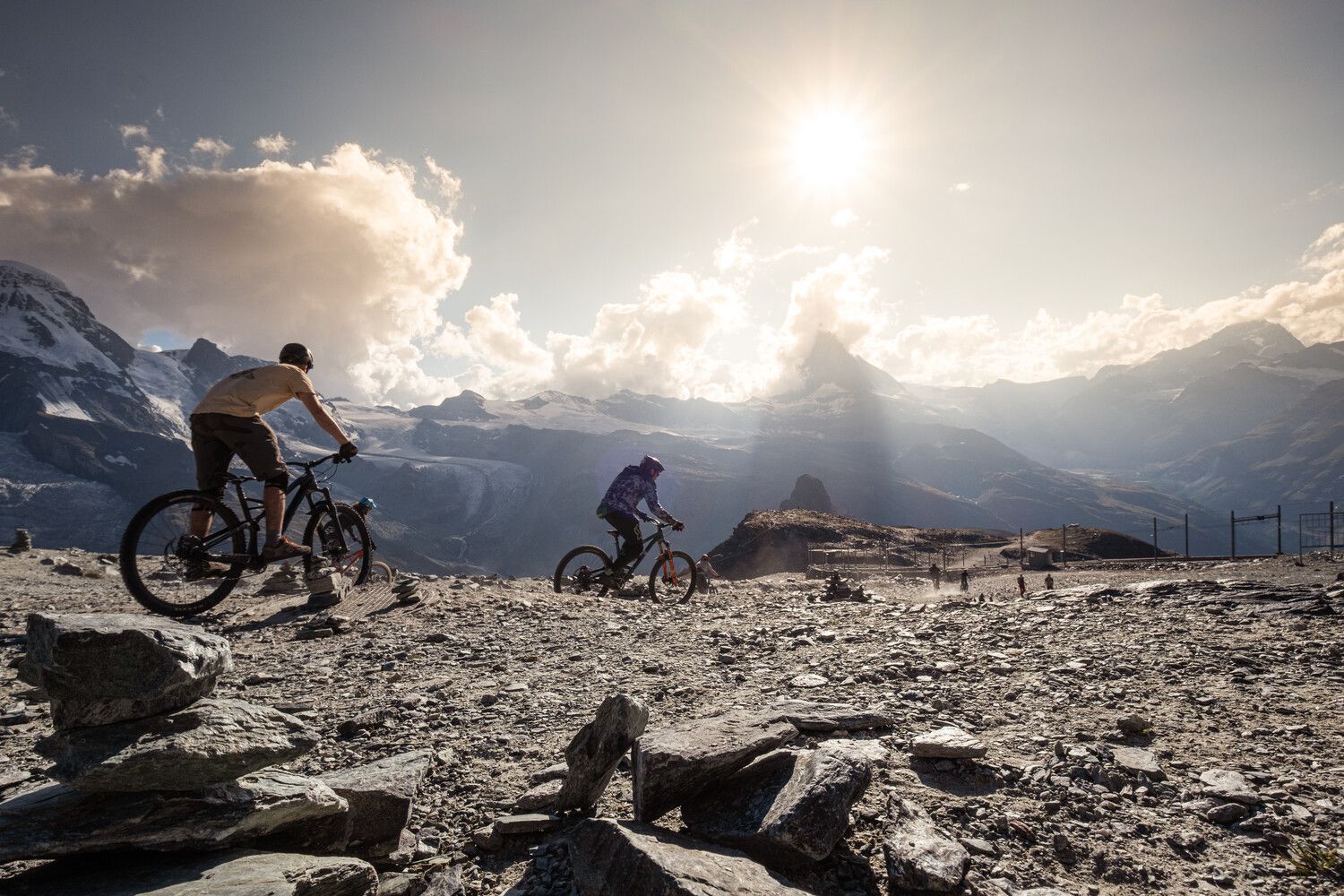 Mountainbiker am Gornergrat oberhalb Zermatt im Sommer
