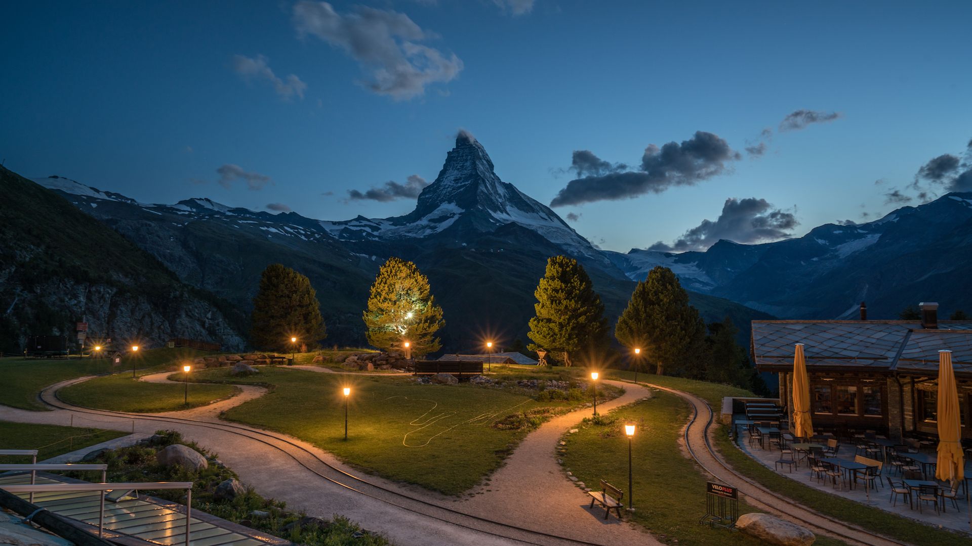 Das Riffelalp Resort mit Ausblick auf das Matterhorn am Gornergrat